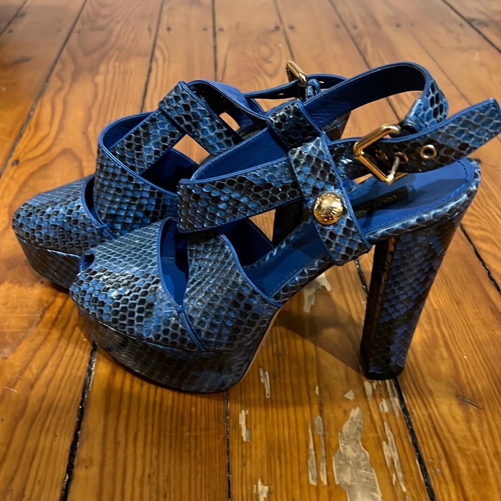 Blue and Black Snakeskin Louis Vuitton heel, Size 38